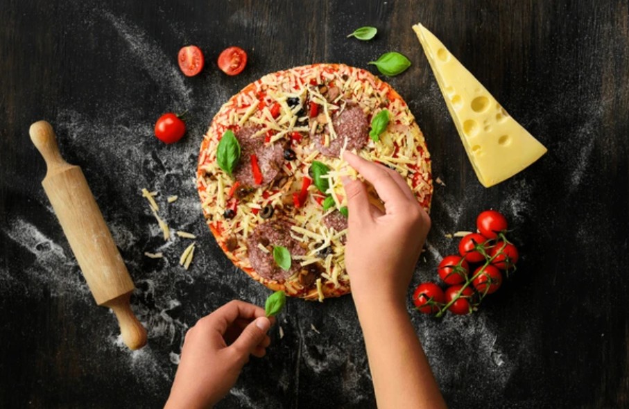 NYC: Pizza-Making Workshop: Craft, Cook & Share